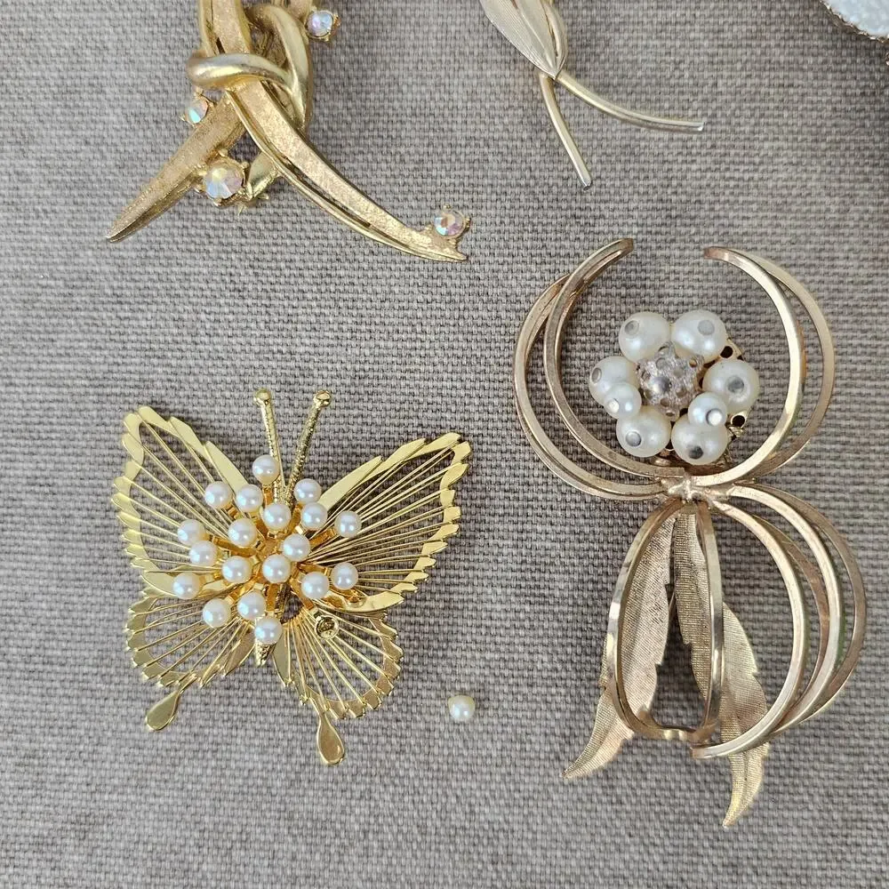 VTG lot 6 brooches butterfly pinecone floral abstract pins cottage grandma